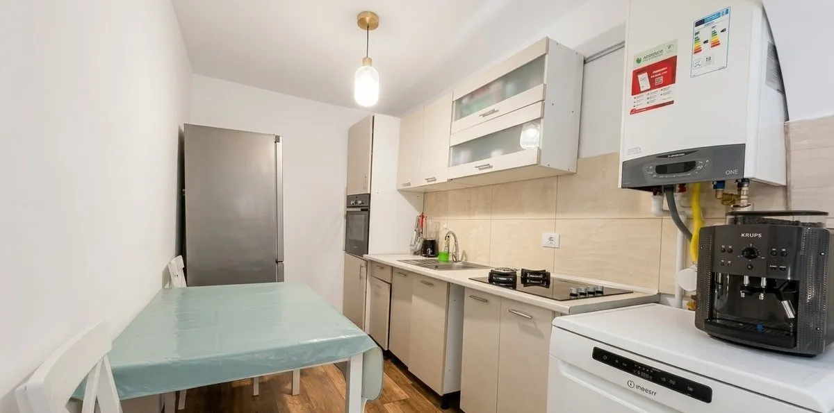 Casa 3 camere 2 min Metrou Laminorului Teren 241 mp Renovata complet
