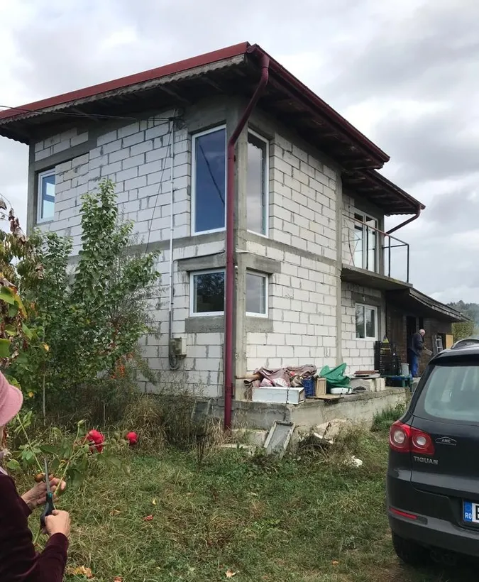 Voinesti Dambovita 1 200 mp teren cu 80 de meri casa 100 mp