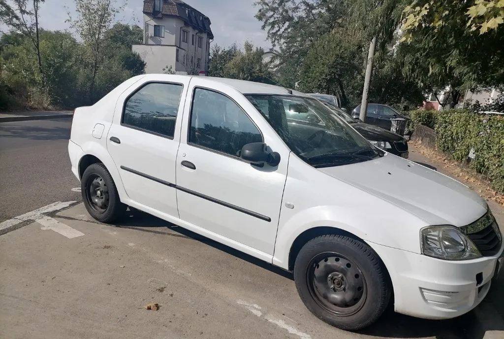 Dacia Logan 2009 1 4 33 500 km fara rugina 2 400 eur