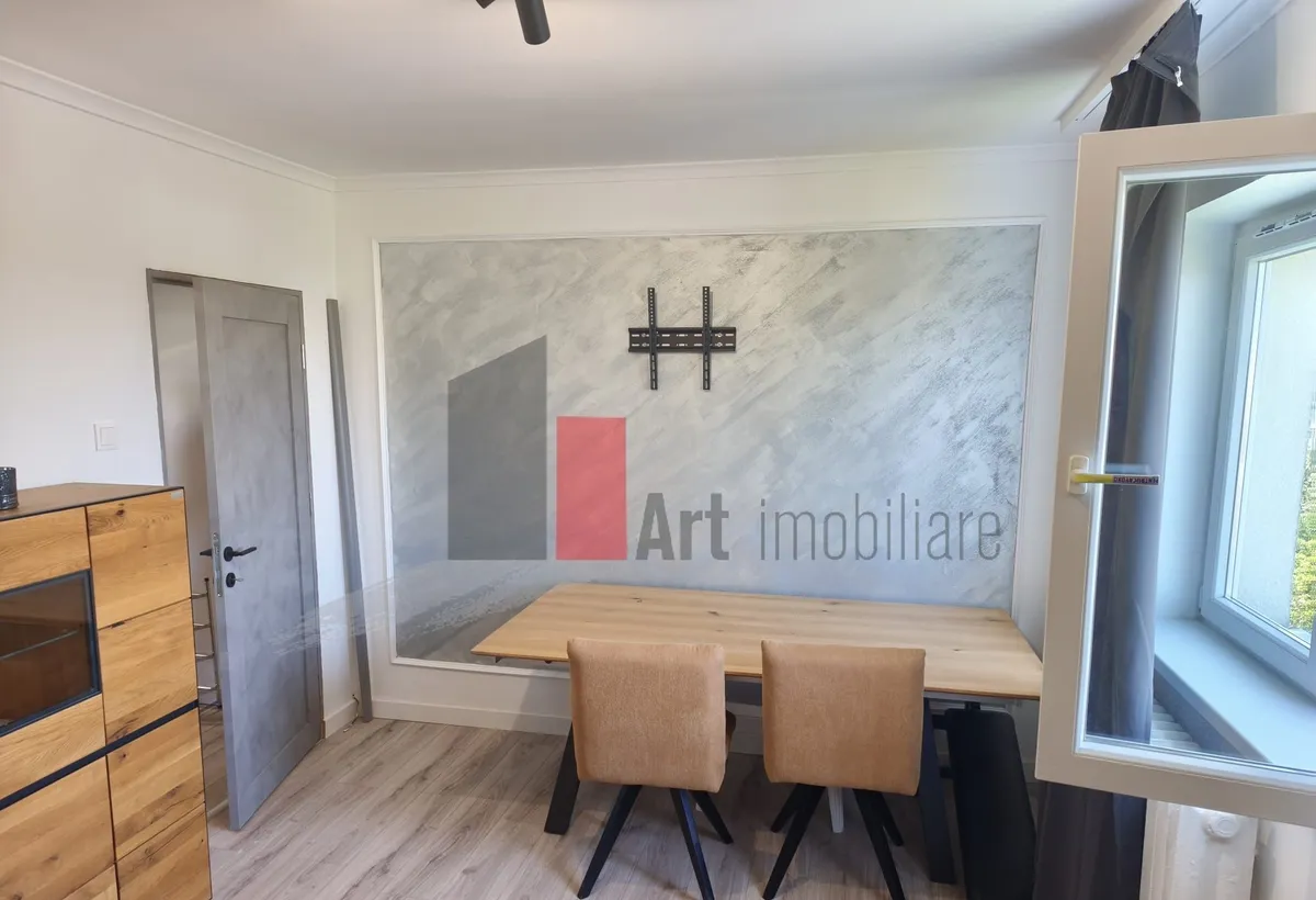Luica vanzare apartament 2 camere decomandat
