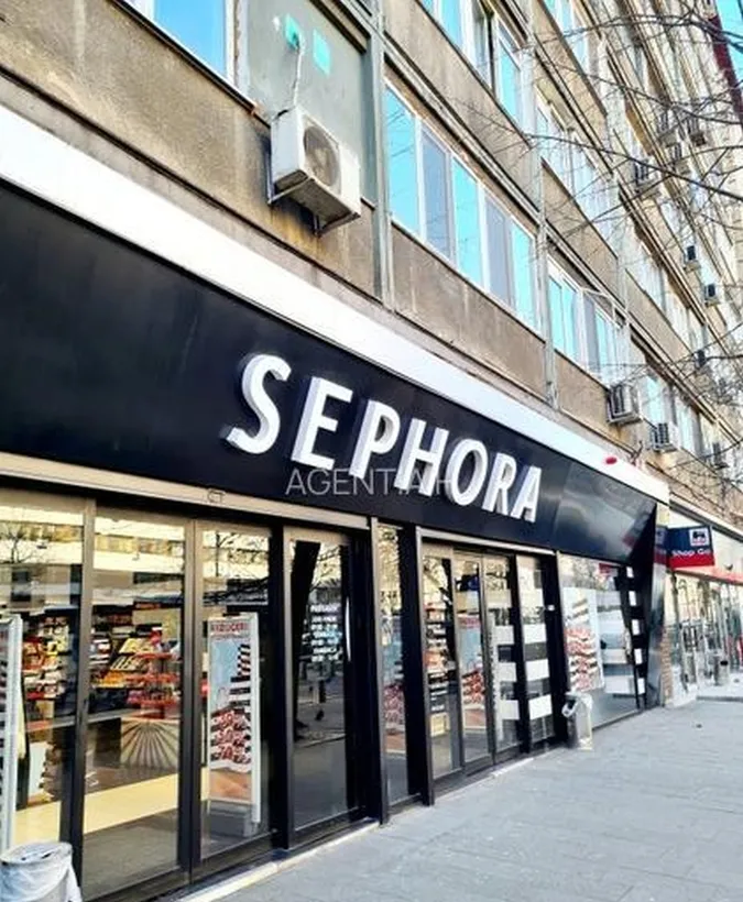 Bd Balcescu Sephora 2 camere parter nemobilat pentru firma