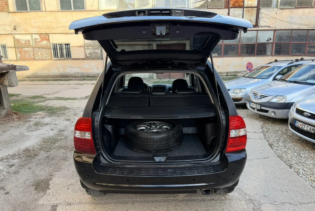 KIA SPORTAGE 2 0 BENZINA bull 141 CP bull 4X4 bull CLIMA bull 2007 2 950 eur