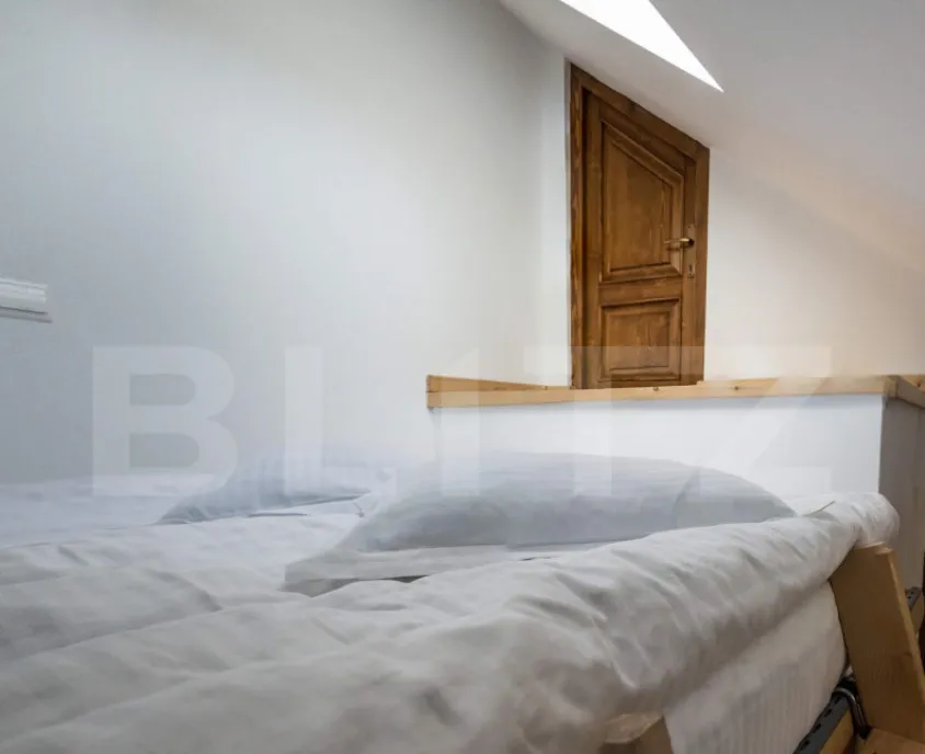 Garsoniera 32 mp Mansarda Centrul Vechi Zona Memoran