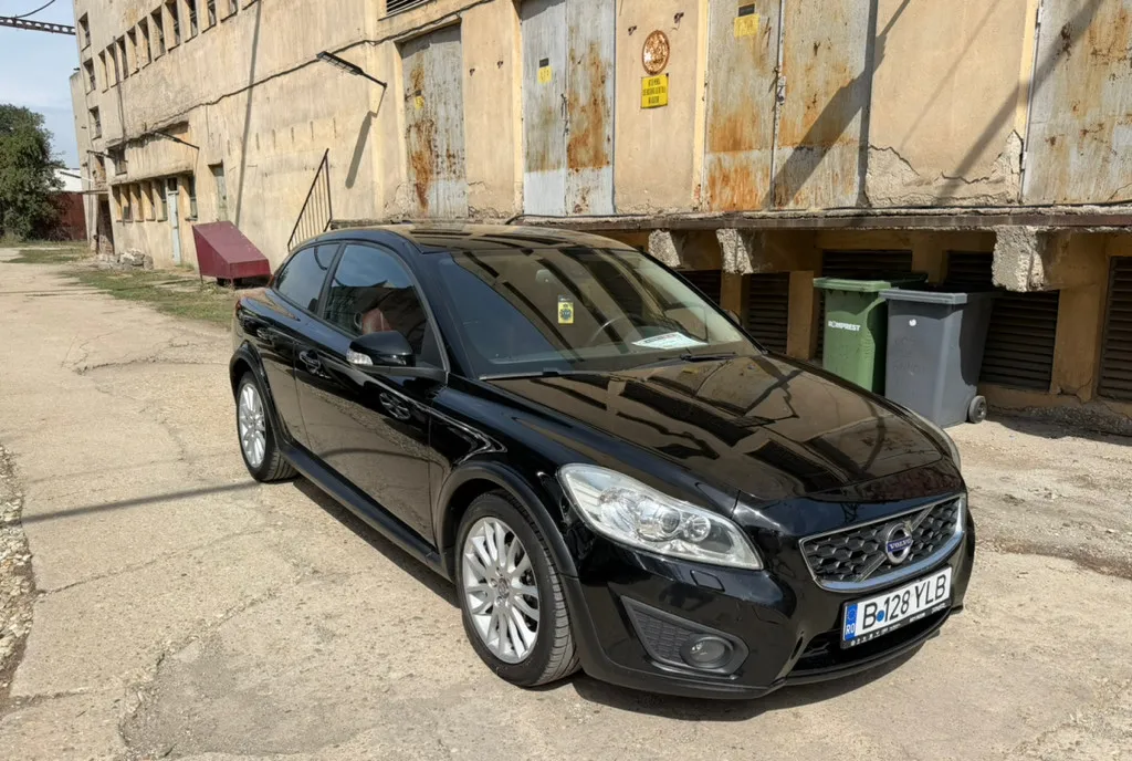 VOLVO C30 DRIVe 1 6 114 CP bull Pele rosie bull 2 CHEI bull 2011 4 150 eur