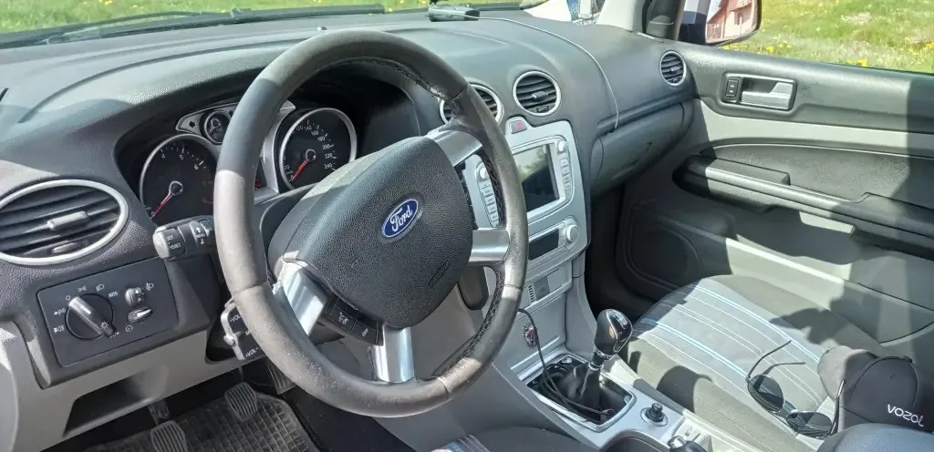Ford Focus 1 6 2009 2 300 eur
