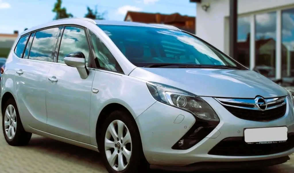 Opel Zafira 2 0 cu 7 locuri - Dublu Climatronic 2012 3 450 eur