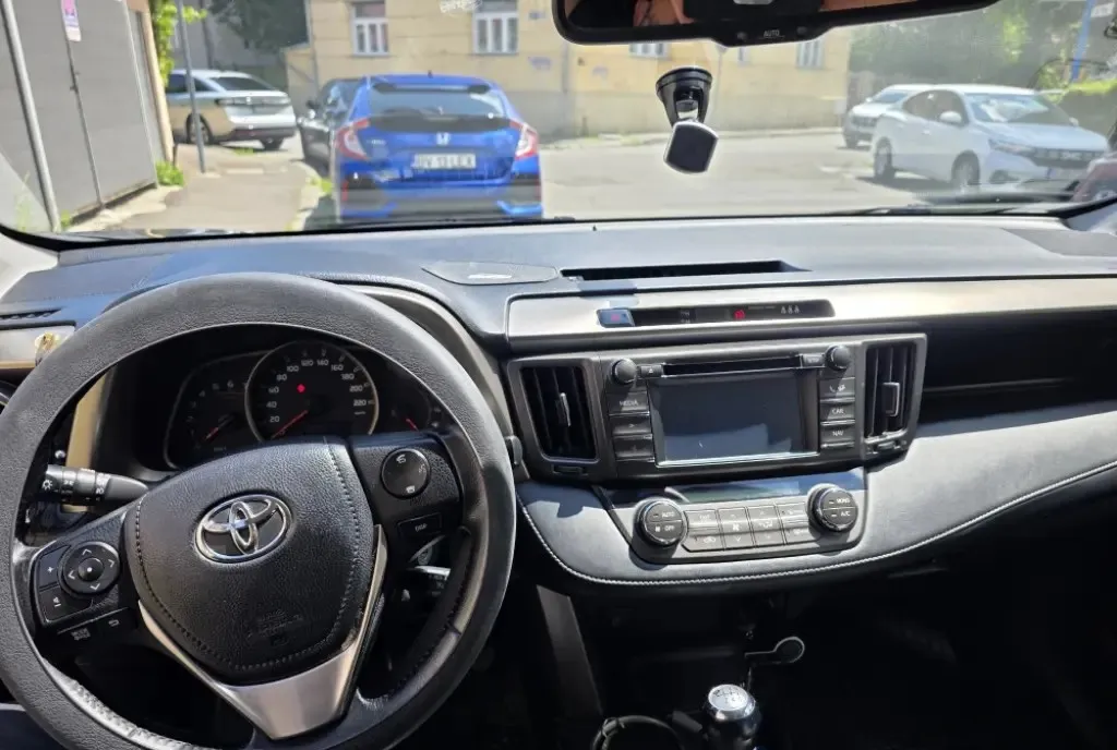Toyota Rav 4 2015 2x4 unic proprietar 11 000 eur