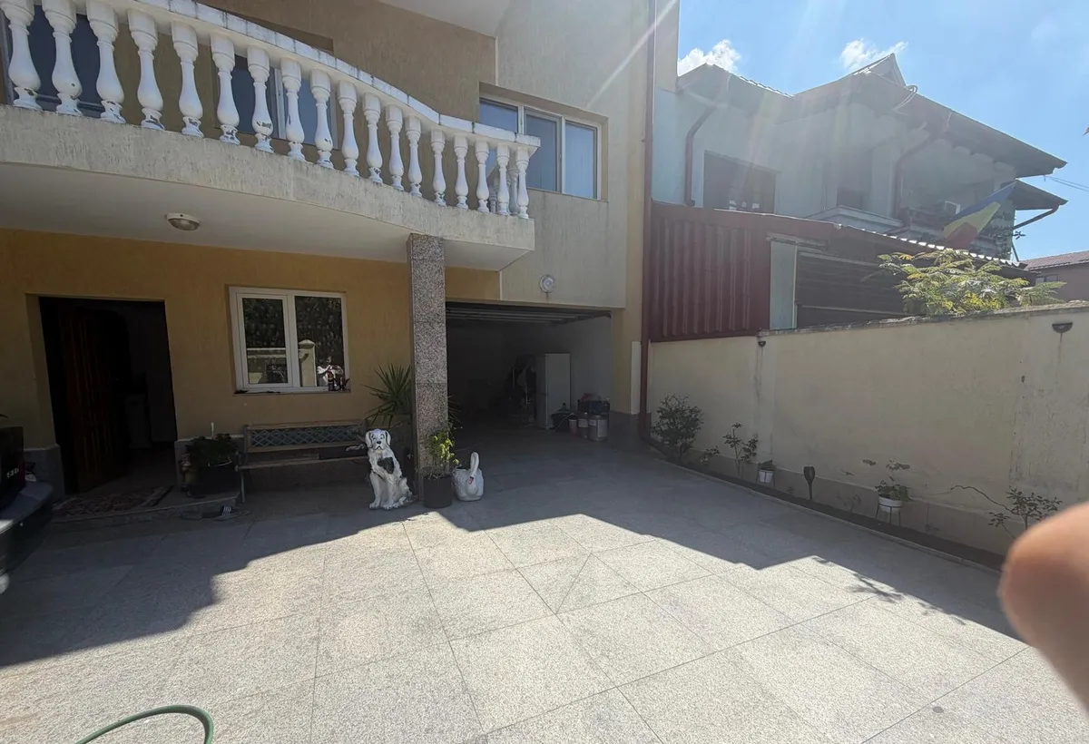 Fundeni casa P 1 M garaj curte terase