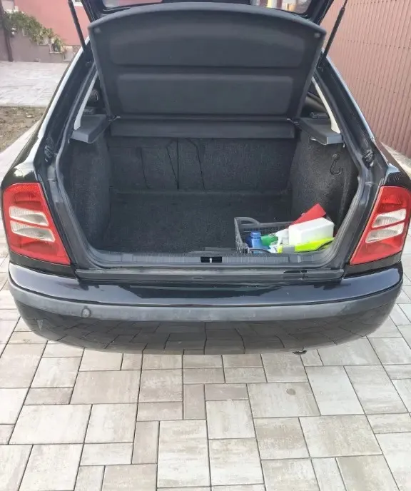 Skoda Octavia Tour 1 6 MPI 13 000 lei