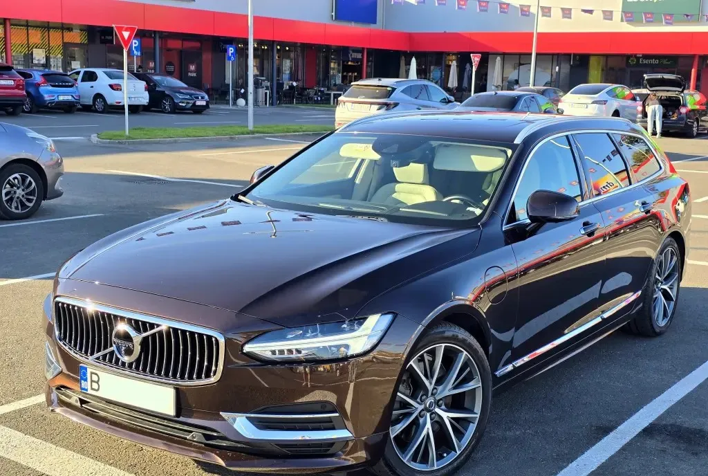Volvo V90 T8 AWD Hibrid - Plug in - Harman Kardon - Camere 360 31 500 eur