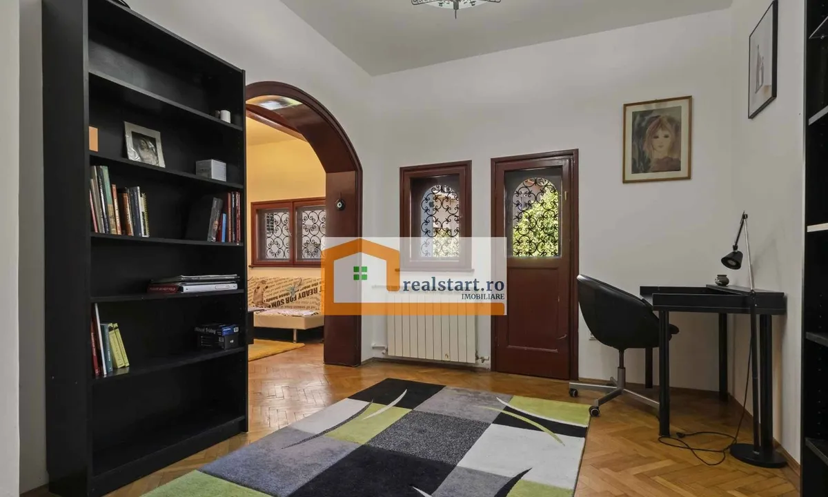 Langa Metrou curte proprie 200mp Garaj 3 camere centrala pet friendly