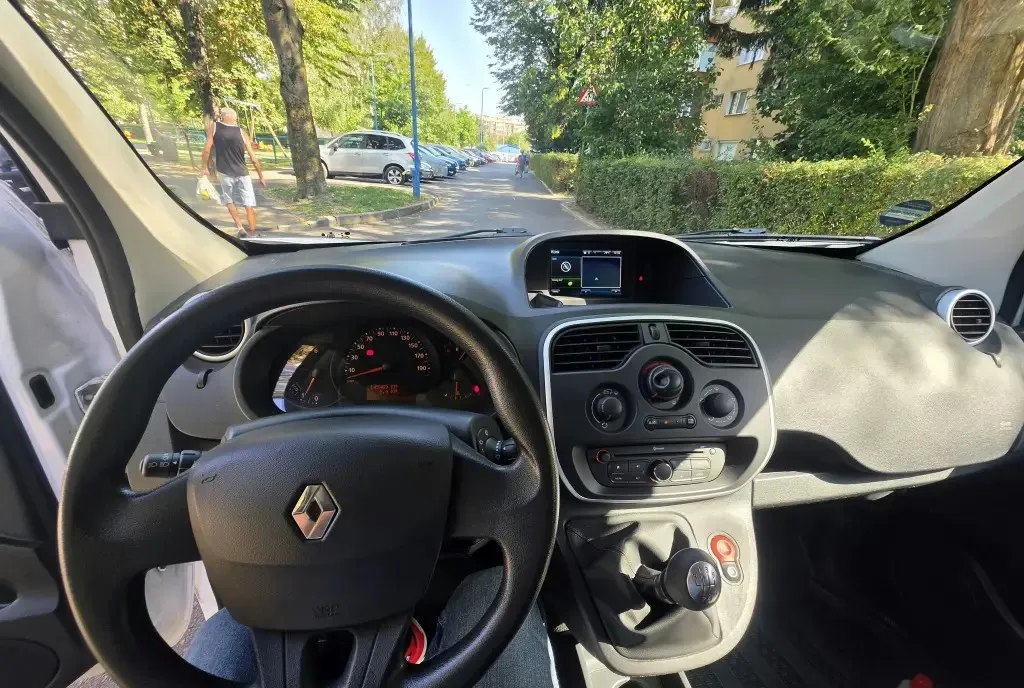 Autoutilitara Renault Kangoo Maxi 8 500 eur