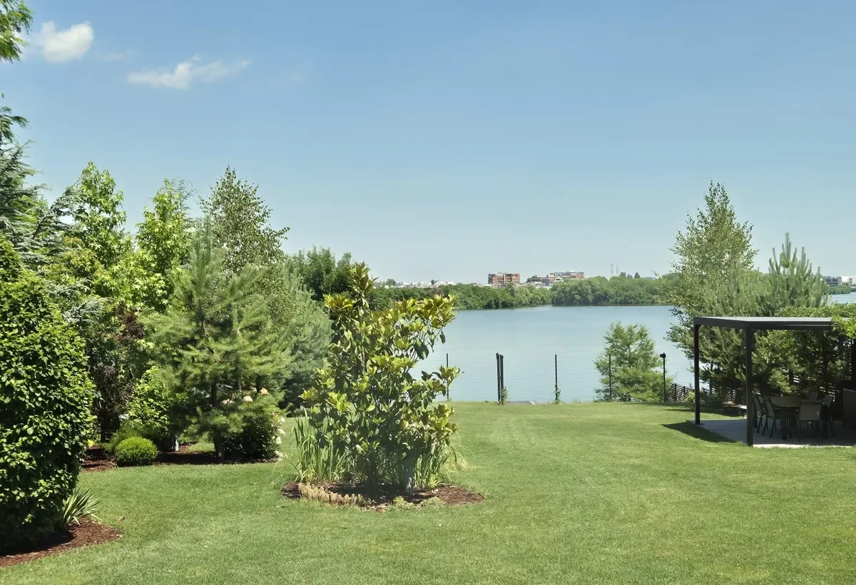 Sector 1 Smart Home nZEB spectaculoasa cu deschidere lac Bucuresti teren 2000mp