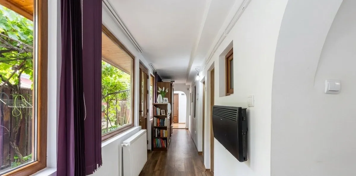 Sectorul 1 Casa 3 camere 2 min Metrou Laminorului Teren 241 mp Renovata complet