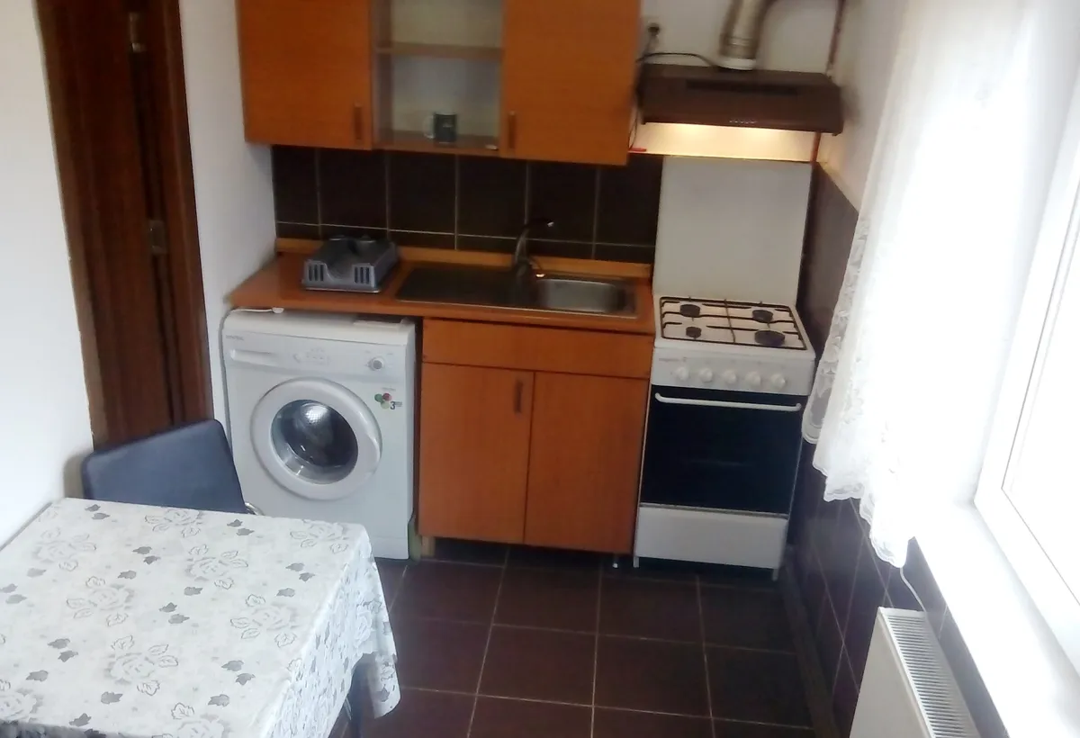 Inchiriez 2 cam ac centr proprie vila Dorobanti metrou Victoriei pret redus