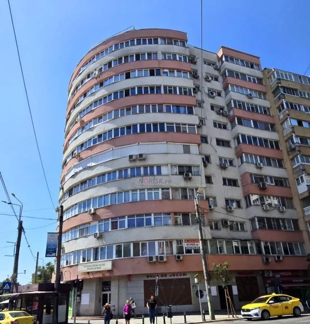 Bd Lacul Tei 3 camere 98 5 mp 2 bai etaj 1