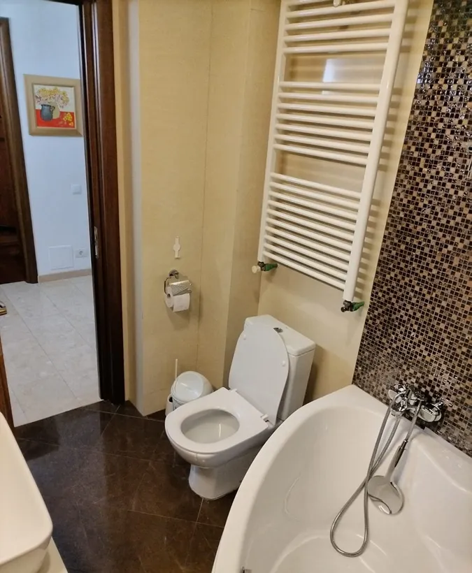 Bucurestii Noi 3 camere cu curte proprie de 40 mp loc de parcare