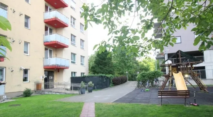 Inchiriere garsoniera The Park Tineretului bloc 2015
