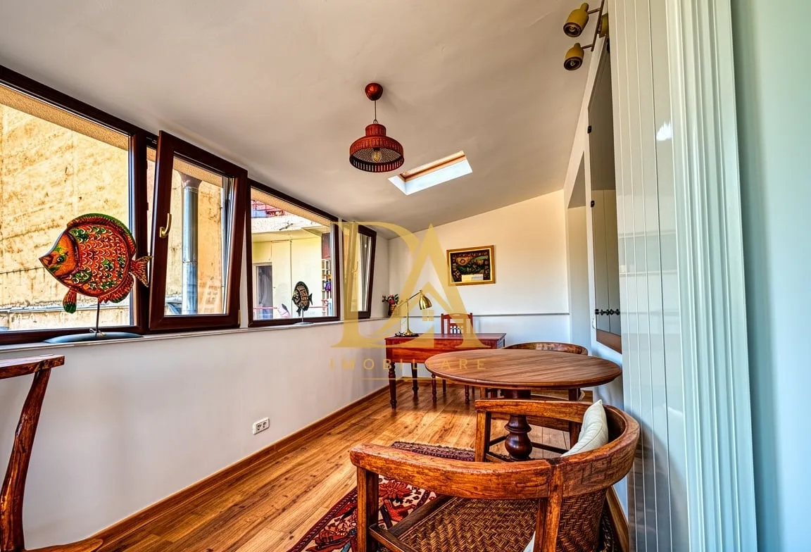 Piata Romana Apartament cu terasa 1 min Metrou Piata Romana 95 mp