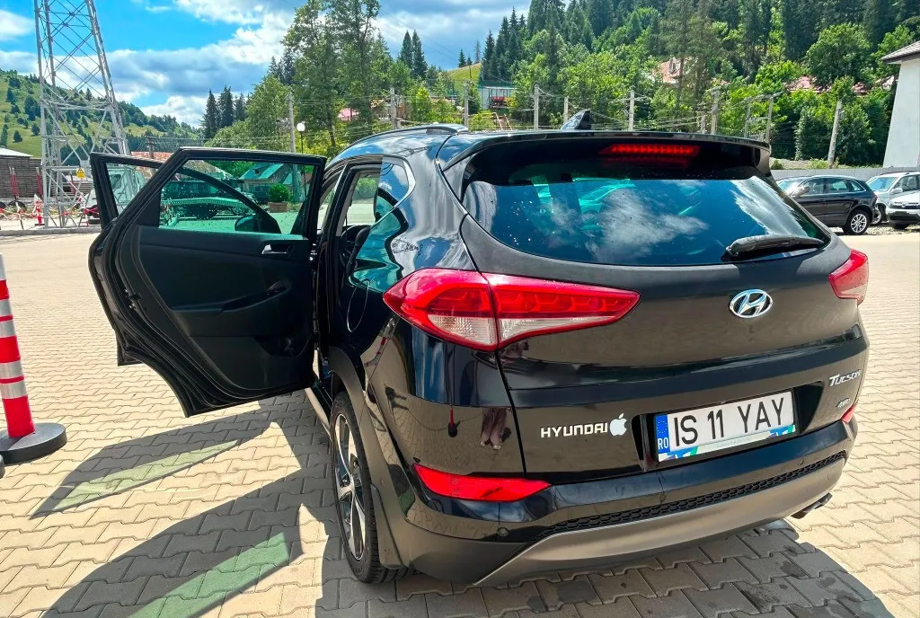 Hyundai Tucson 2 0 CRDI 4WD 6AT Luxury 14 999 eur