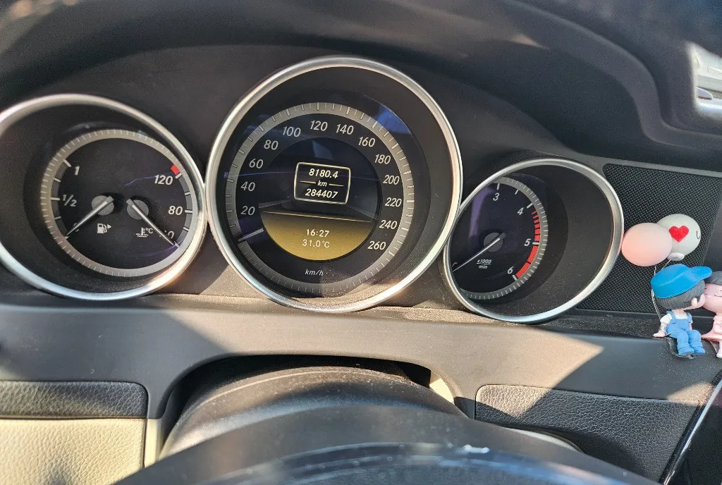Mercedes c 220 177 cp 6 500 eur