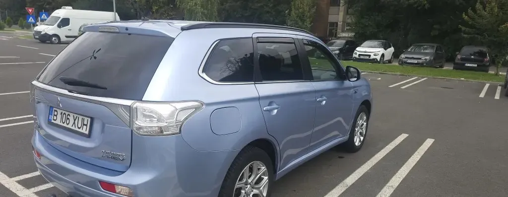 Mitsubishi Oulander Phev 8 500 eur
