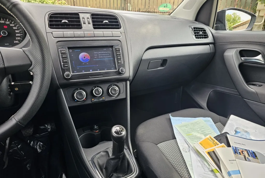 VW Polo 1 4MPI Navi SenzoriParcare Pilot CameraMarsarier 4 390 eur
