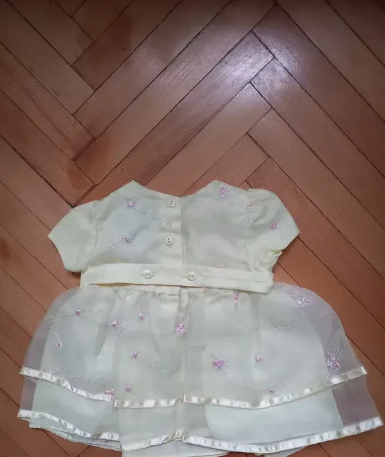 Rochie cu flori brodate foarte FRUMOASA 6-9 luni