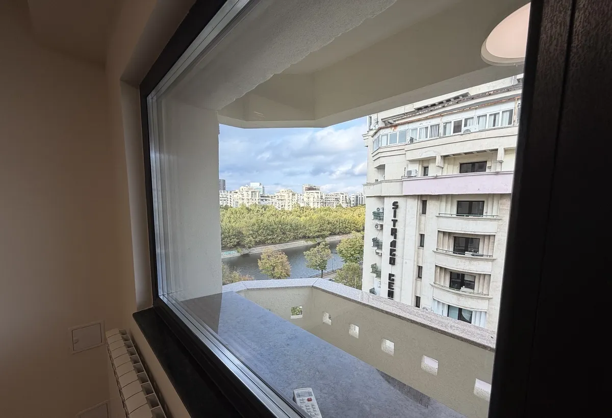Piata Unirii 3 camere 2 bai total renovat 87 mp langa metrou