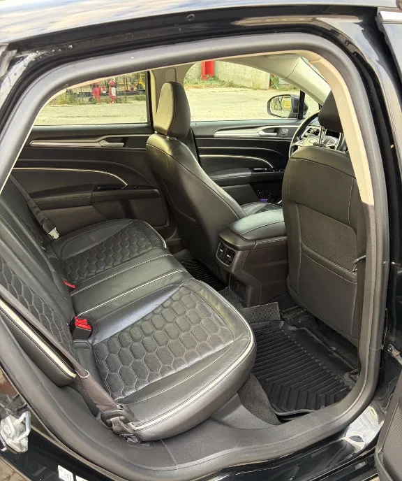 Ford Mondeo Vignale hybrid 14 500 eur