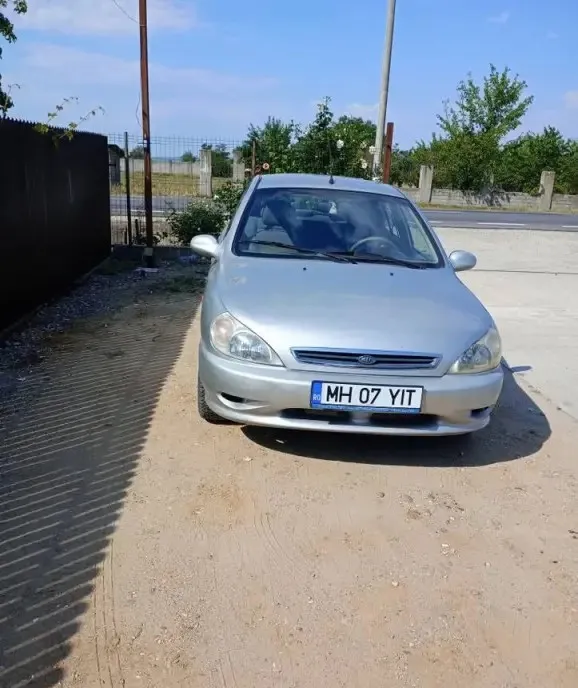 KIA an 2004 in stare perfecta 899 eur