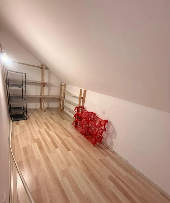 Apartament 3 camere semidecomandat zona Eroilor
