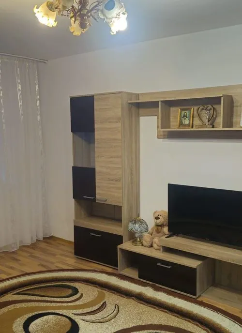 De inchiriat 1 camera Micro 21 mobilat si utilat parter