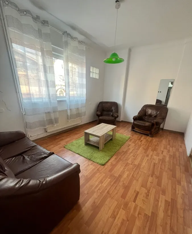 Calarasilor Piata Muncii vila 8 camere singur curte si teren 197 mp