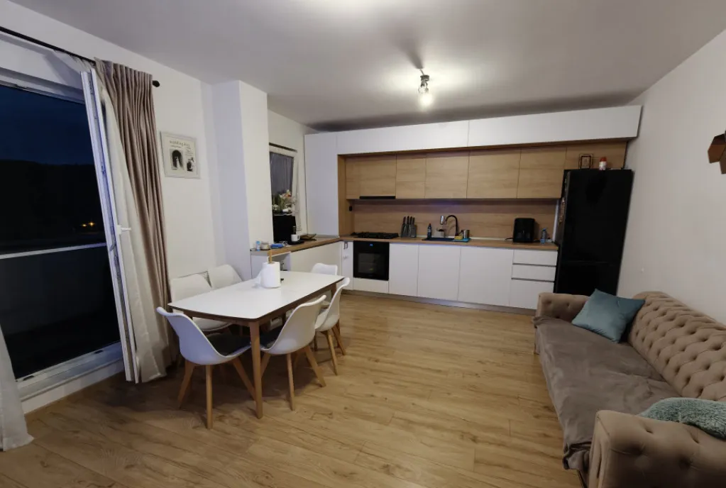 Apartament 2 camere 45 mp balcon parcare zona Terra Fl