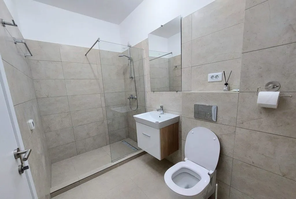 2 Camere 2 balcoane mobilat parcare subsol inclusa 3 minute Metrou Pacii