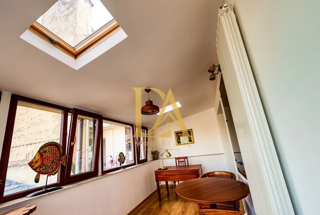 Apartament cu terasa- 1 min Metrou Piata Romana 95 mp