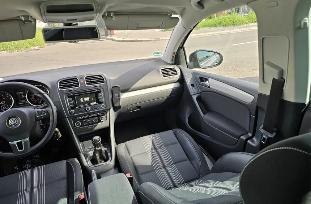VW Golf 6 1 4TSI MATCH Navi Clima Bluetooth Icirc ncalzireScaune 6 100 eur
