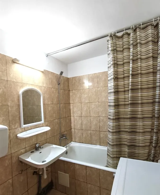 Dristor Calea Vitan Stadionul Olimpia stb liniile 123 135 langa bloc