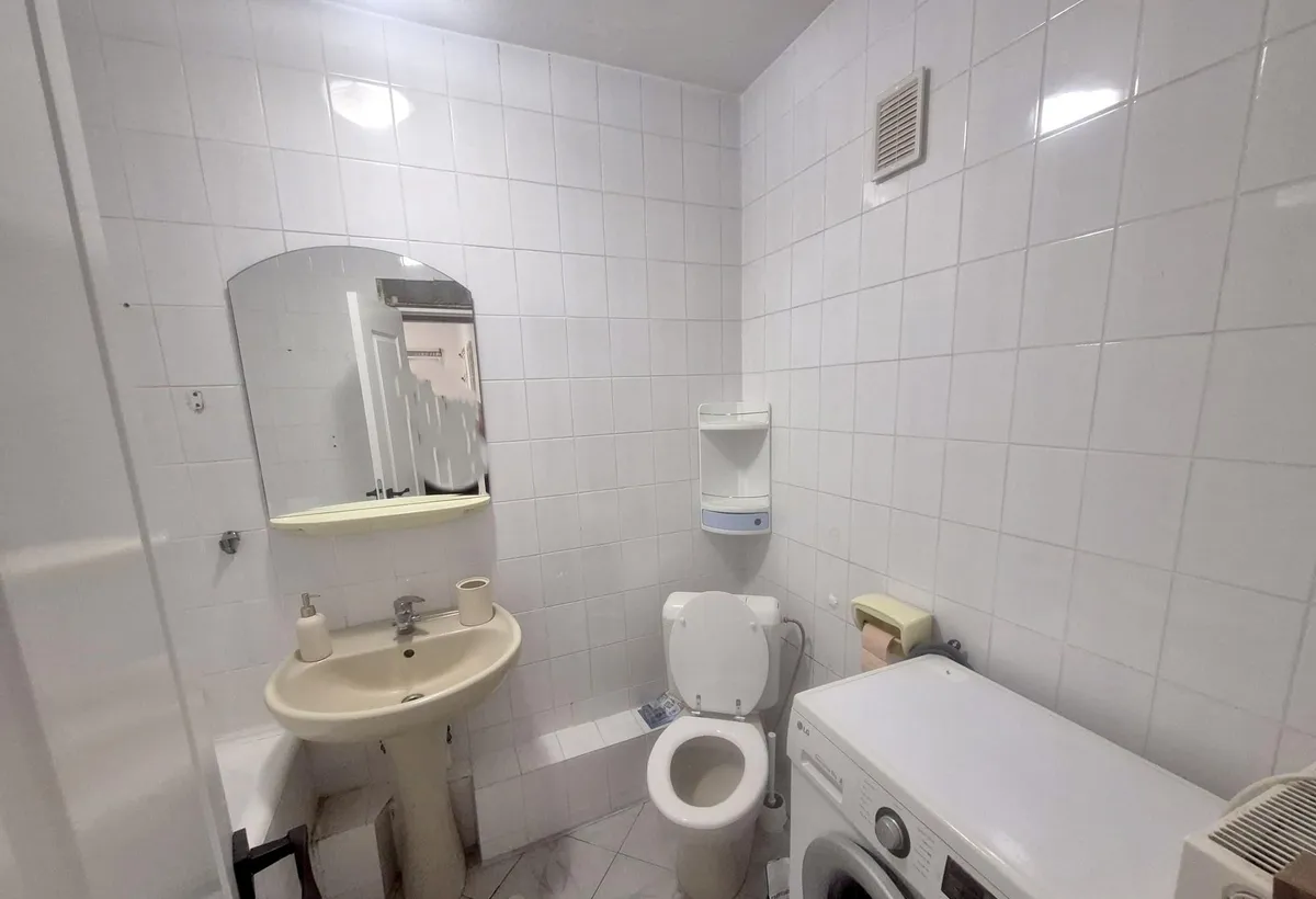 Baneasa langa Parcul Herastrau apartament 2 camere decomandat etaj 1