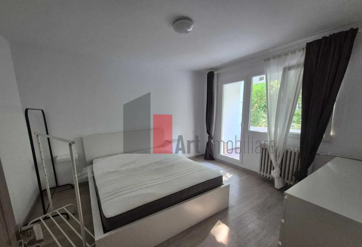 Inchiriere apartament 4 camere zona Politehnicii