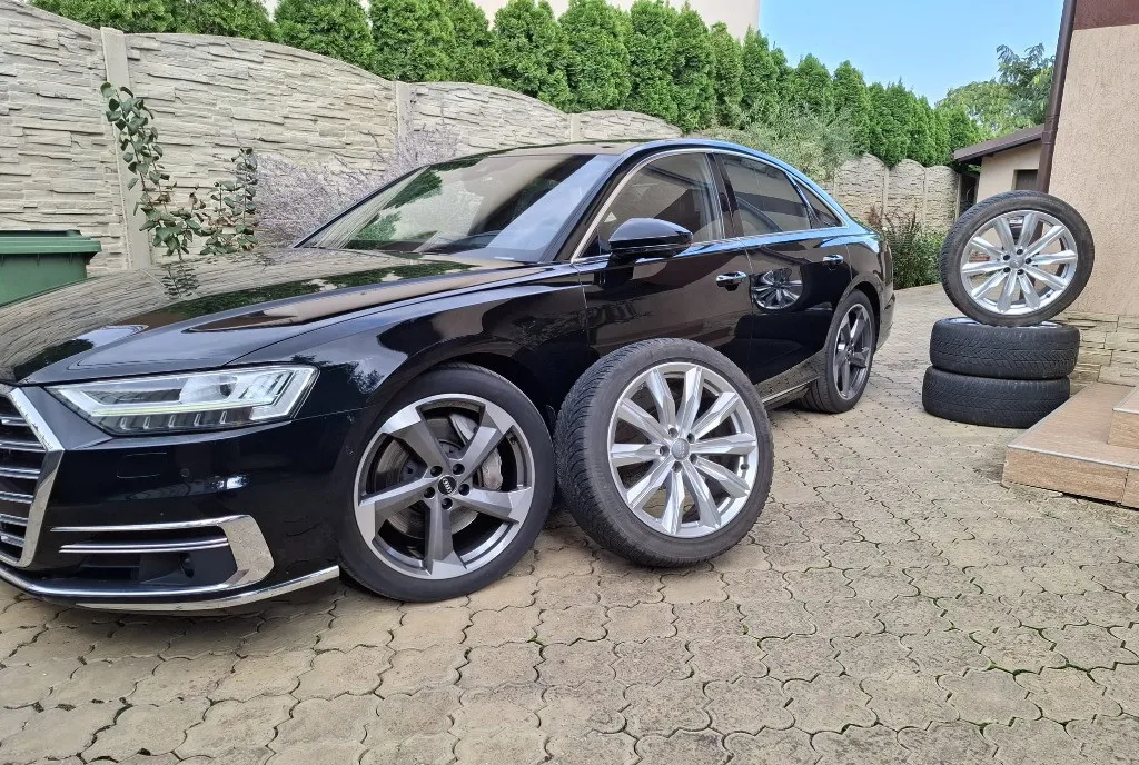 Proprietar A8 55TFSI HIBRID Quattro 340CP FULL TV Matrix 8x jante piele 33 800 eur