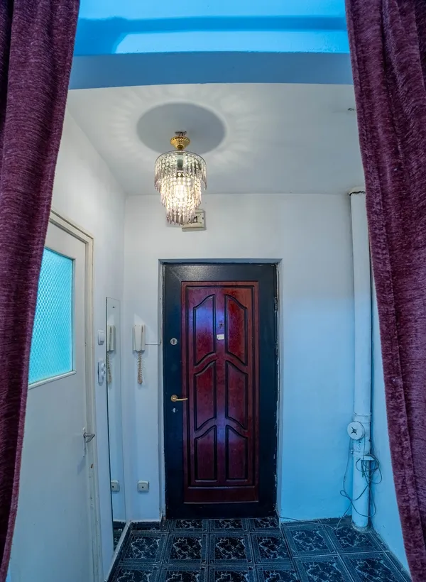 Dristor Ramnicu Valcea garsoniera la parter cu balcon