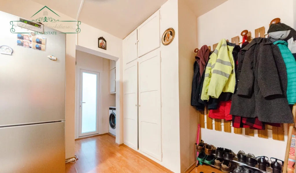 Apartament 2 camere decomandat cu centrala proprie zona 700