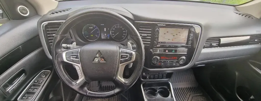 MITSUBISHI OUTLANDER PHEV 2 4 - 2019 16 200 eur