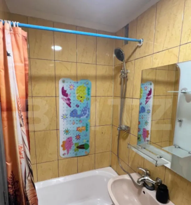 Apartament cochet renovat complet etaj 1 cu loc de parcar