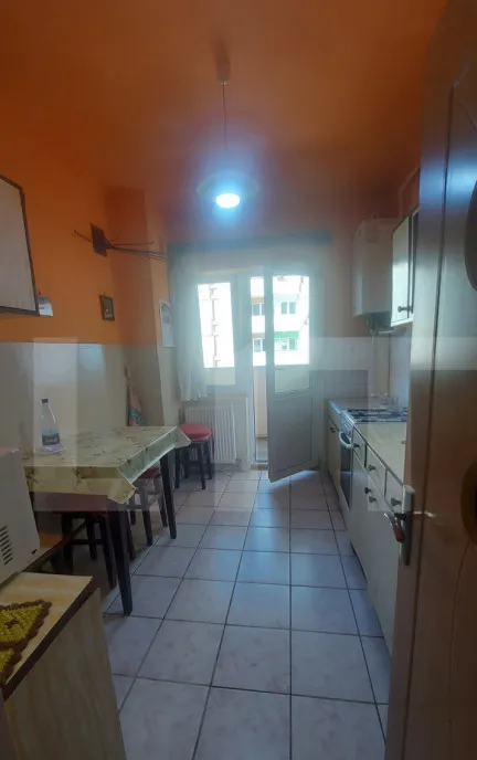 Apartament 3 camere 67 mp zona Simeria