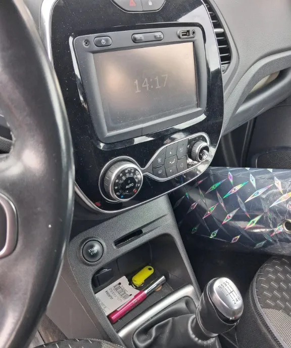 Autoturiam marca Renault Captur stare excelenta 11 200 eur