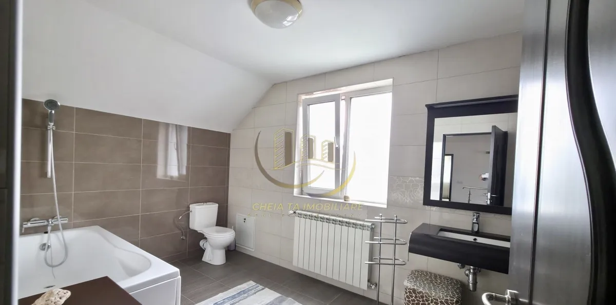 Casa 4 dormitoare Teren 850 mp Garaj dublu