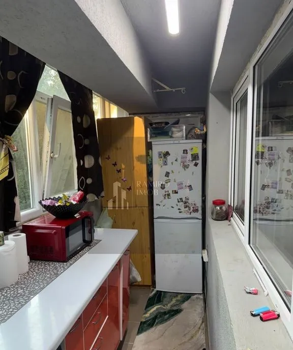 Apartament 2 camere decomandat/10 min metrou Aparatori/parcare
